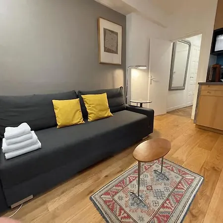 Appartement Nice Flat In Face To Seine River